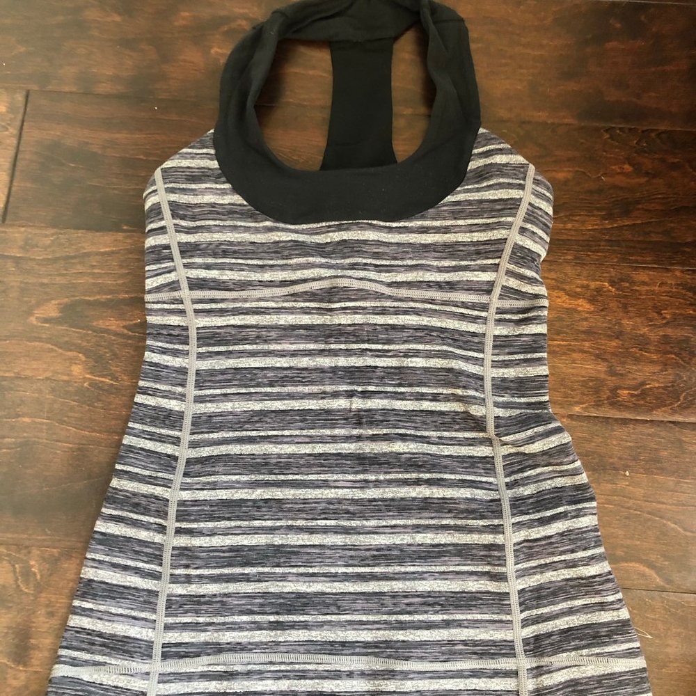 Lululemon scoop neck tank size 4